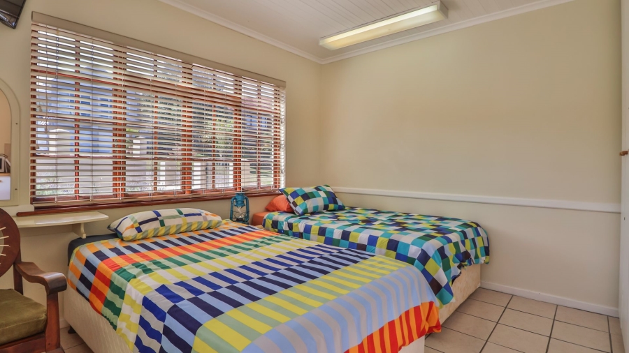 5 Bedroom Property for Sale in Stilbaai Wes Western Cape